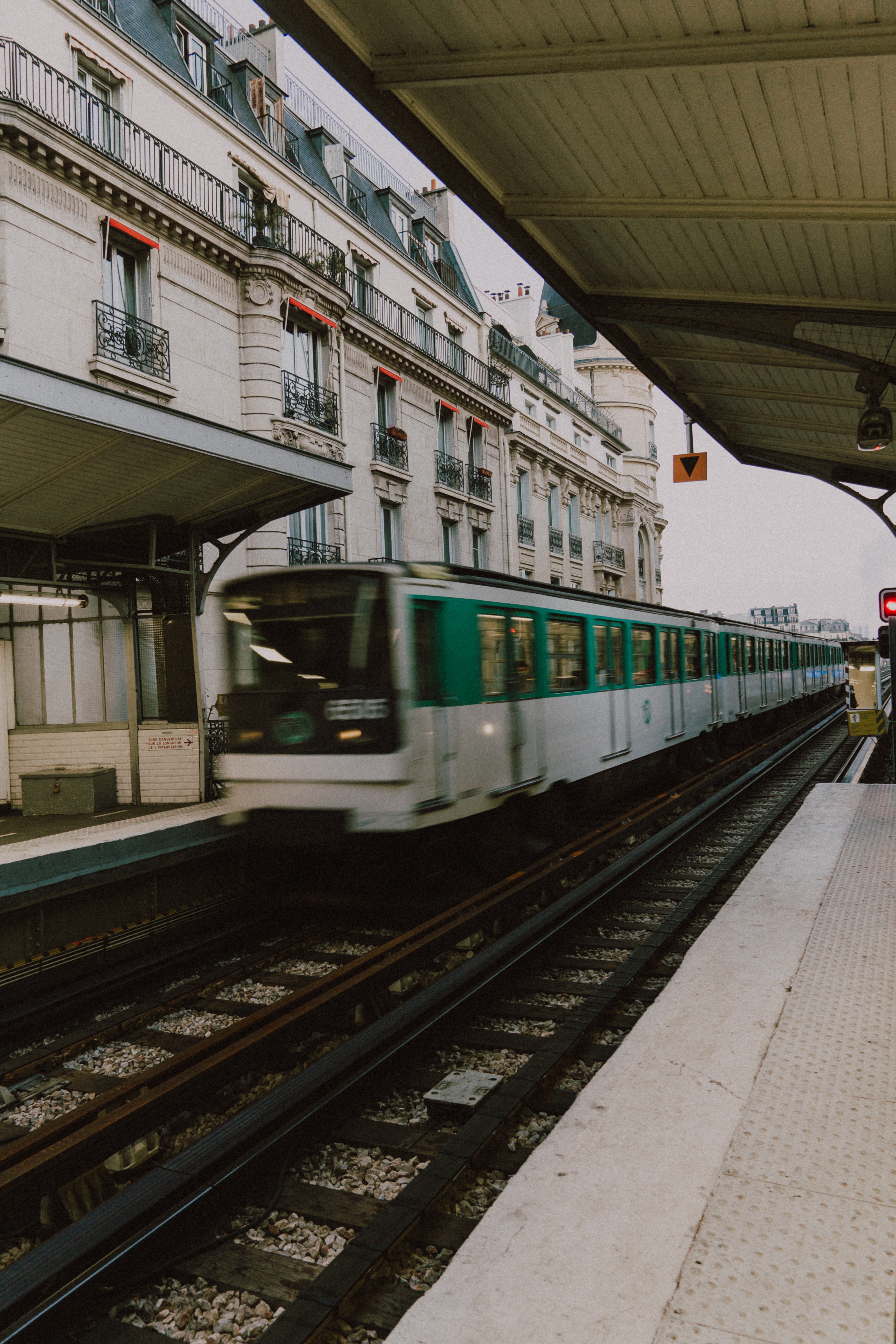 Your Guide to the Paris metro